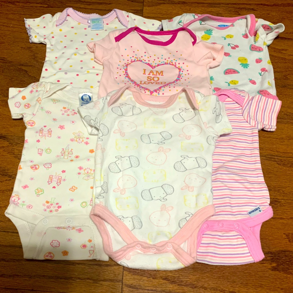 Baby onesies 0-3 Months